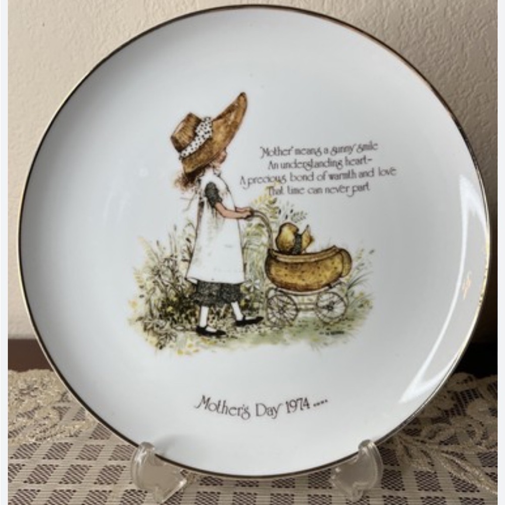 Hollie Hobbie 1974 Mothers Day Porcelain Vtg Plate